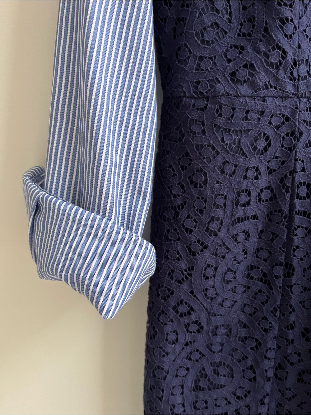 BCBGMaxazria Kaylin Blue Striped Lace Overlay Shirt Dress 8 - Picture 4 of 6